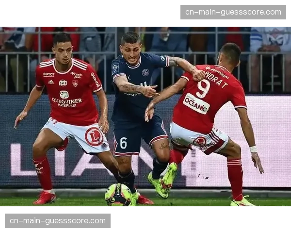 蒙彼利埃2-2朗斯，比赛四粒进球全部源自定位球机会