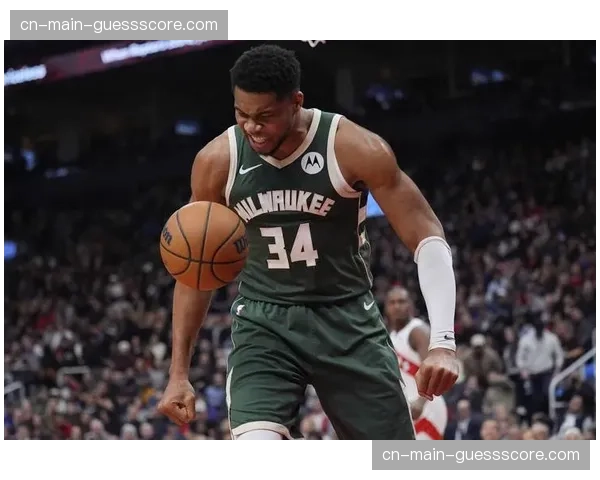 深度复盘:湖人击败雄鹿一役,哈姆如何用区域联防破解字母哥冲击 深度复盘:湖人击败雄鹿一役,哈姆如何用区域联防破解字母哥冲击